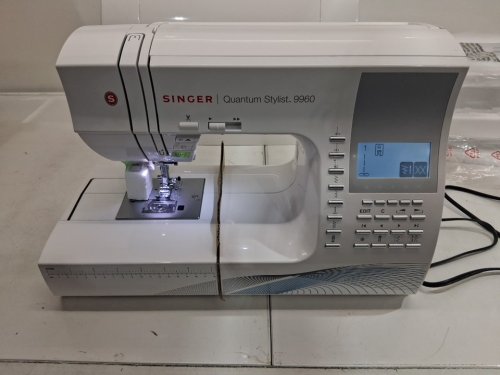 SINGER QUANTUM STYLIST 9960 COMPUTERIZED SEWING MACHINE with led light - 600 built-in Stitches - white (MODEL: 9960) image 6