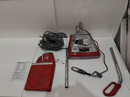 SANITAIRE TRADITION QUIETCLEAN UPRIGHT BAGGED COMMERCIAL VACUUM WITH 50 FT CORD - RED/silver (MODEL:SC886G) image 3