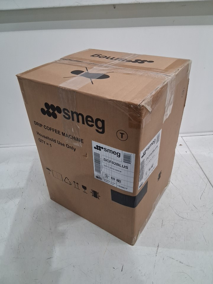 SMEG 1950's retro style digital display coffee maker - 10 cups - black (model: dcf02blus) image 2