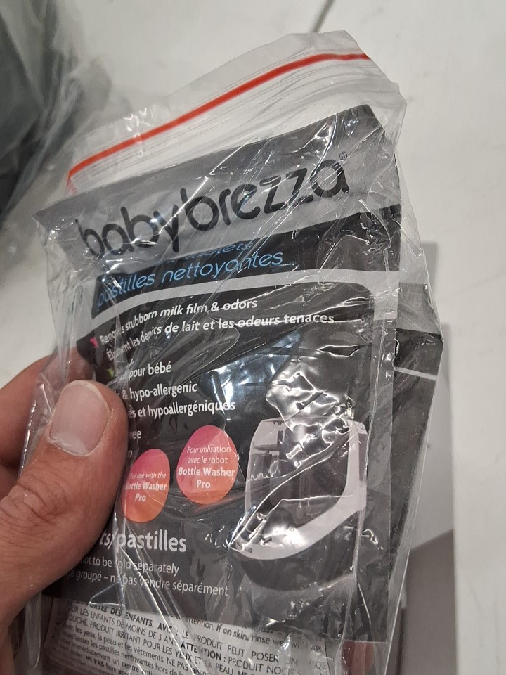 BabyBrezza Bottle Washer Pro 3-in-1 washer/sterilizer/dryer - holds 4 bottles - black/white (model: BRZ0103) image 5