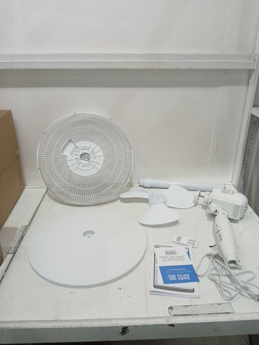 BLACK+DECKER STAND FAN WITH REMOTE - 16" - WHITE (MODEL: BFSR16W) image 3