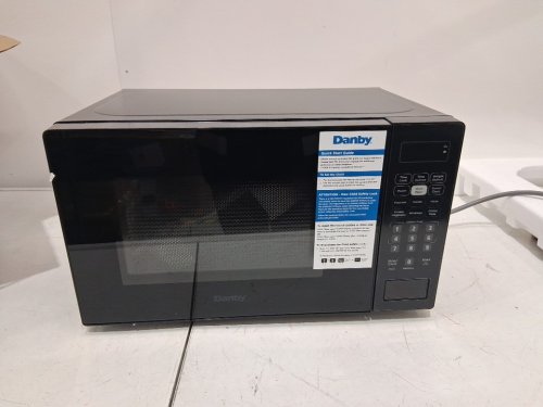 DANBY COUNTERTOP MICROWAVE OVEN - 0.7 CU/FT - BLACK ( MODEL- DBMW0721BBB) image 3