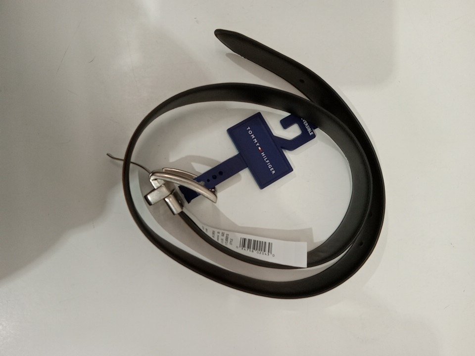 MEN'S TOMMY HILFIGER REVERSIBLE DRES… King of the North Auction