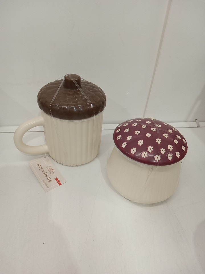 2 assorted Bullseye's Playground Microwave Safe Mugs with Lids - Acorn / Mushroom image 2