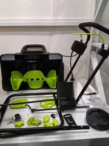 DEKOPRO ELECTRIC CORDED SNOW SHOVEL SNOW BLOWER/THROWER - 20" CLEARING WIDTH - BLACK/GREEN (MODEL: DKPGSRA020C1) image 3