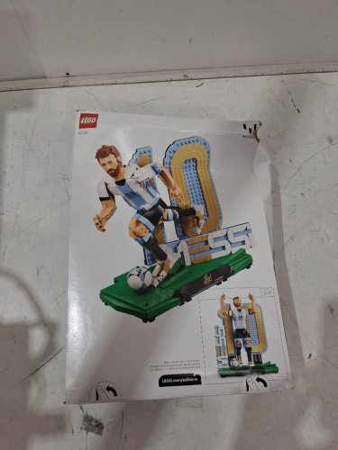 958PC LEGO Lionel Messi – Soccer Legend SET (MODEL:43015) image 5