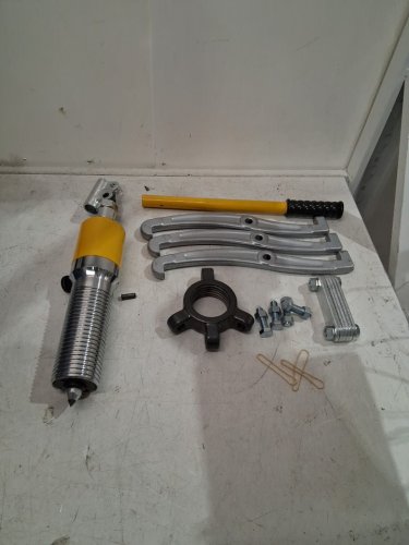Hydraulic Gear Puller - 15 Ton Max Capacity - 12" Jaw Hydraulic Puller with Case - orange - (model: YL-15T) image 3