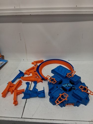 HOT WHEELS CRISS CROSS CRASH MOTORIZED TRACK SET WITH 4 HIGH SPEED CRASH ZONES AND RACE CAR - BLUE/ORANGE (MODEL: DTN42) image 3