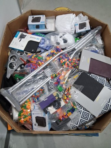 assorted MIXED item MYSTERY PALLET - VARIOUS PRODUCTS - aprox 300+ - (pallet #38) image 3