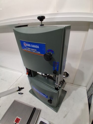 King Canada Wood Bandsaw with light & Laser - 9" - grey (model: KC-902C) image 3
