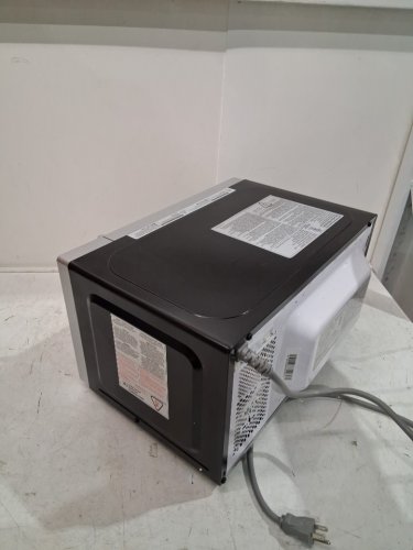 black and decker stainless steel microwave - 700W - 0.7 cuft - black/silver (model: em720cB7-P/CA) image 8