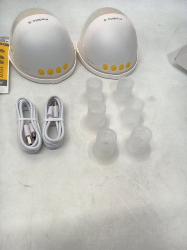 MEDELA MOTION INBRA WEARABLE BREAST PUMP - WHITE/YELLOW - (MODEL: YM-8801) image 2