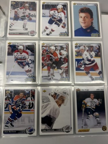 1300+ APPROX ASSSTD 1991/92/93 NHL UPPER DECK HOCKEY CARDS IN ENGLISH AND FRENCH VERSIONS image 43