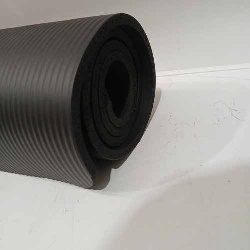 AMAZON BASICS YOGA/EXCERSISE MAT - 74'' X 24'' - BLACK image 4