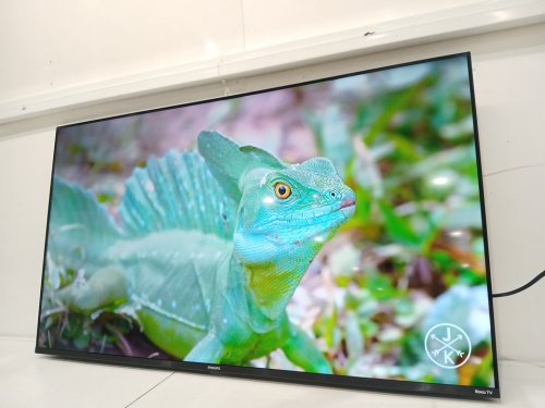 Philips 4K UHD QLED Roku Smart TV - 50" (Model: 50PQL7676) image 8