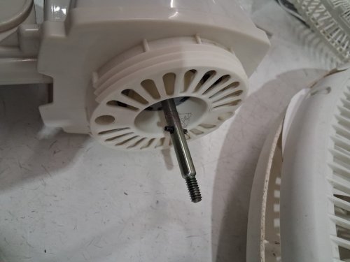 Lasko 16" Oscillating 3-Speed Pedestal Fan - White (Model: 2520) image 5