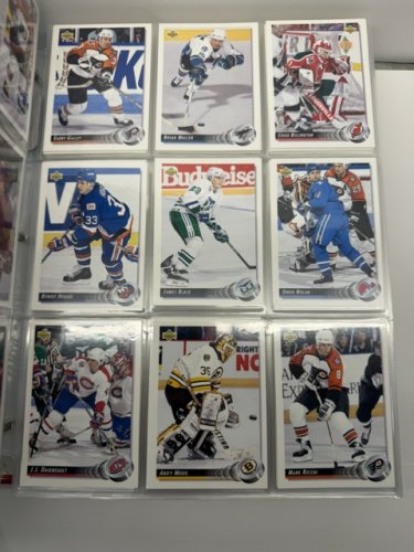 1300+ APPROX ASSSTD 1991/92/93 NHL UPPER DECK HOCKEY CARDS IN ENGLISH AND FRENCH VERSIONS image 48