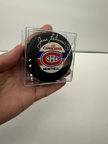 SIGNED JEAN BELIVEAU MONTREAL CANADIENS HOCKEY PUCK image 4