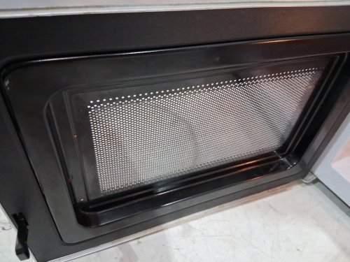 black and decker stainless steel microwave - 700W - 0.7 cuft - black/silver (model: em720cB7-P/CA) image 10