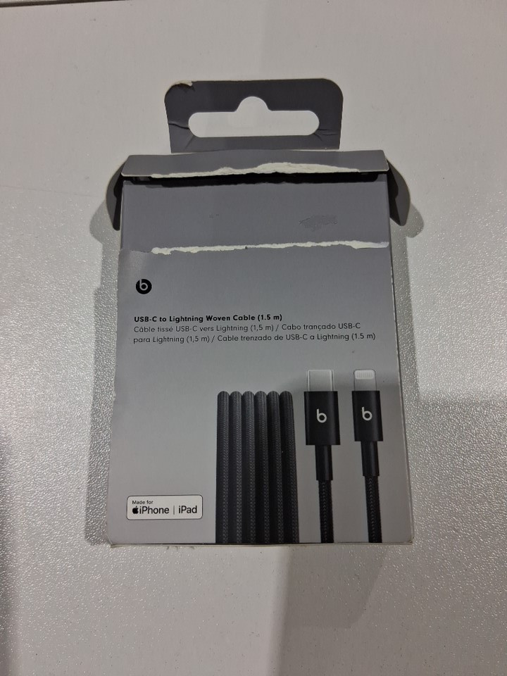 Beats USB-C to lightning braided charging cable - 1.5m/5FT - Black image 3