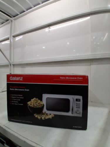 GALANZ RETRO STYLE COUNTERTOP MICROWAVE OVEN - 1.1CU.FT. - MILKSHAKE WHITE (MODEL: GLCMKZ11WER10) image 2