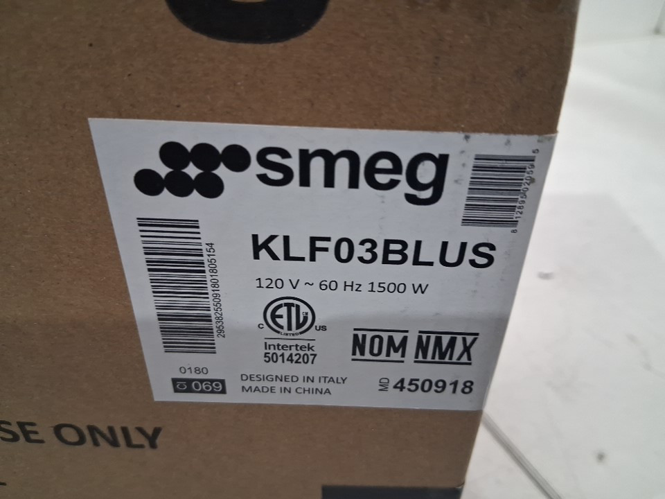 SMEG retro style cordless electric kettle with automatic shut off & built in filter - 1.7L - BLACK (model: klf03blus) image 5