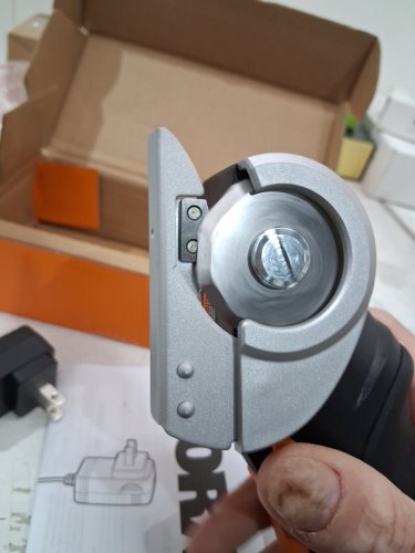 WORX 4V ZipSnip Cordless Electric Scissors - 4V - BLACK (model: WX082L) image 3