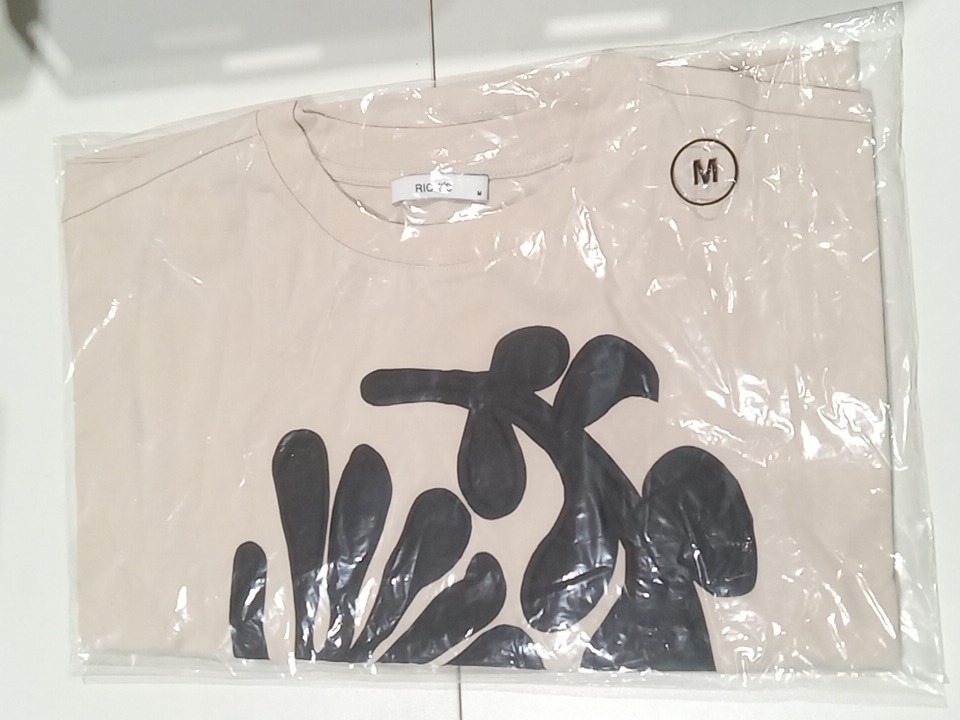 ricki's oversized cropped t-shirt with embossed boho design - medium - beige/black image 3