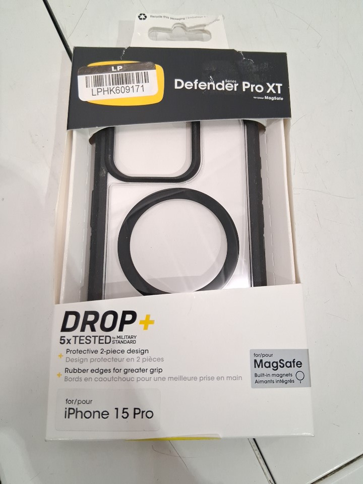 OtterBox Defender Series iPhone 15 Pro screenless XT Clear Case - black/clear image 2