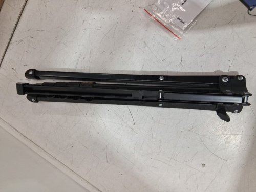 neewer folding portable tripod photography light stand - 71" - black (model: ST180R) image 3