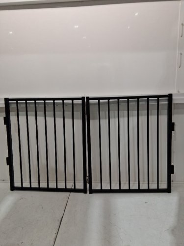 Snagle Paw 2-Panel Freestanding Dog Gate-compact folding-floor safe-40"W x 24"L-Black (model: MDG2-24B) image 4