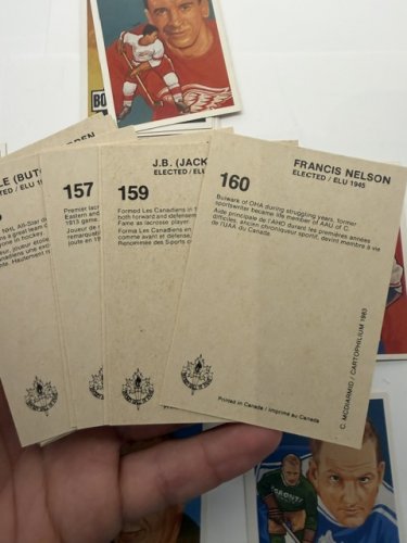 200APPX HOCKEY HALL OF FAME 1983 HOCKEY CARDS image 5