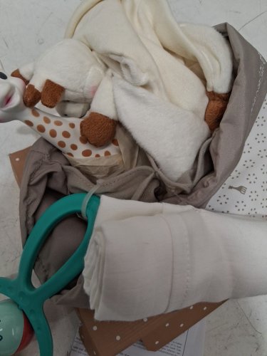 sophie the giraffe baby gift basket - 0m+ - grey/white image 4