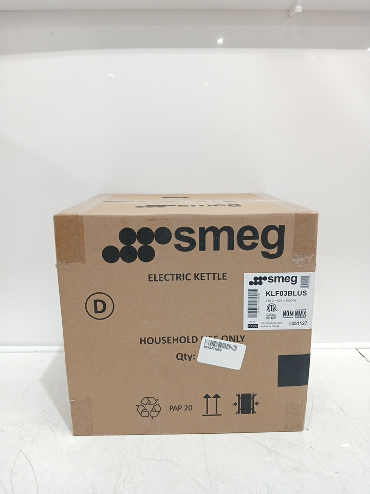 SMEG retro style cordless electric kettle with automatic shut off & built in filter - 1.7L - BLACK (model: klf03blus) image 2