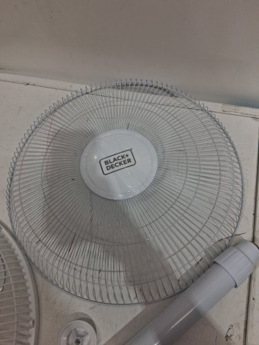 BLACK + DECKER 3-SPEED OSCILLATING STANDING FAN - 16" - WHITE (MODEL: BFSR16W) image 6