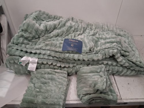 3PC CozyLux Fleece Comforter with 2 Pillowcases - 300GSM Flannel Faux Fur & Oeko-TEX Certified - Machine Washable - KING - sage green image 3