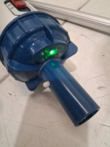 ENHULK HANDHELD CORDLESS POOL VACUUM WITH 13.4" WIDE HEAD - 18.5 GPM SUCTION - WHITE/BLUE (MODEL: PC15) image 10