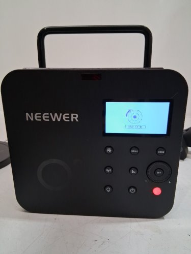 NEEWER Q4 outdoor strobe flash with lithium battery image 5