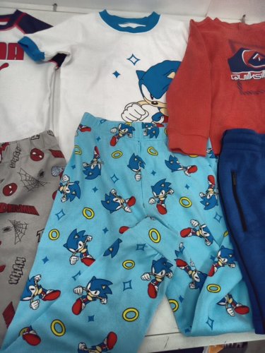6 ASSORTED boy's clothes - sizes 4-8 - assorted brands image 3