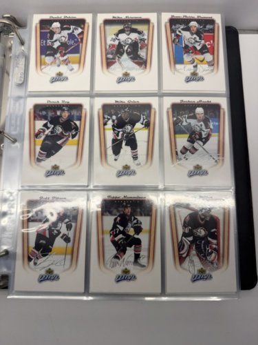 370 APPROX ASSSTD 2005 UPPER DECK MVP HOCKEY NHL CARDS image 15