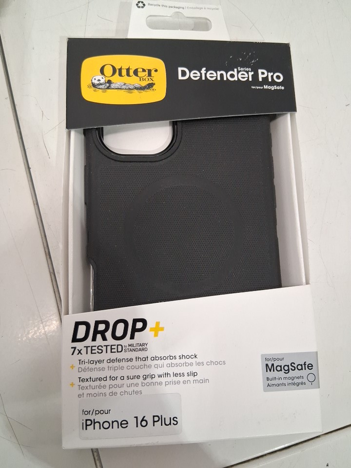 OtterBox Defender Series magsafe Case for iPhone 16 plus - Black (MODEL: 77-96005) image 2