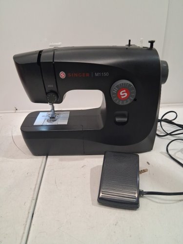 SINGER Lightweight & Portable Sewing Machine With 45 Stitch Applications - Black (model: m1150) image 4