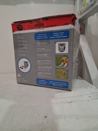 PetSafe Wireless Fence Pet Containment System, Covers up to 1/2 Acre for Dogs over 3.6 kg (Model: PIF-300-21) image 2