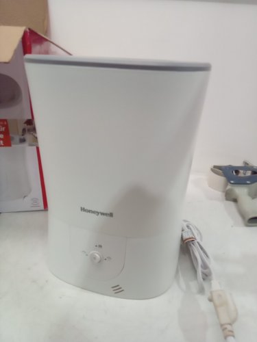 HONEYWELL TOP FILL WARM MIST HUMIDIFIER WITH ESSENTIAL OIL CUP - 1.5GAL CAPACITY - WHITE (MODEL: hwm440wc) image 3