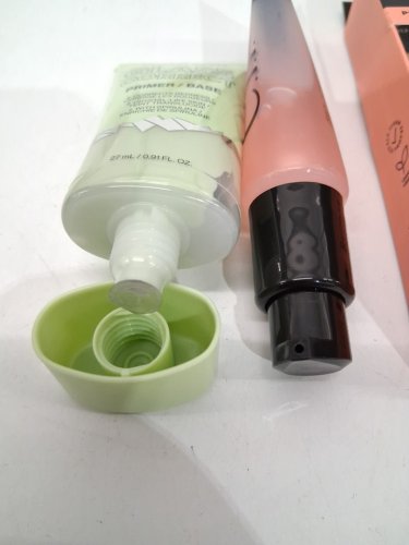 2pc assorted makeup face primers - 27ml / 24ml - wet n wild glass correct green colour correcting primer / elf power grip primer + 4% niacinamide image 4