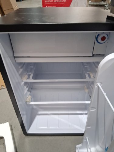 Frigidaire platinum series compact/mini refrigerator - 2.5cu.ft - stainless steel/black (model: efr285-e-6com) image 7