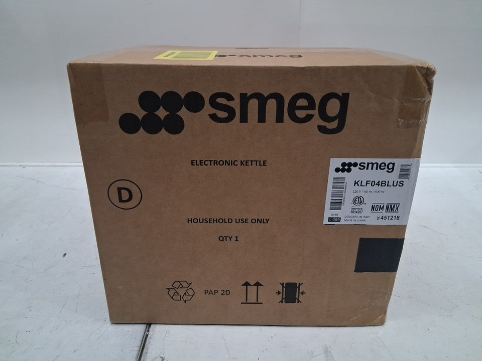Smeg 50's Retro Style Electic Kettle with variable temperature and anti slip base - 1.7L - black (model: klf04blus) image 2