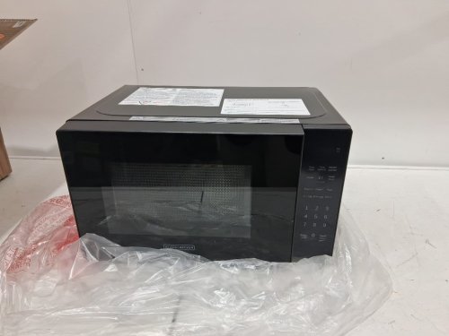 Black + Decker 10 Power Level Compact Countertop Microwave - 0.7 CU.FT / 700W - Black (Model: EM720CP7/CA) image 5
