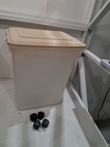 IRIS USA Dog Food Storage Container -47qt, holds up to 40lbs - Almond/clear (model: 00762016428925) image 2