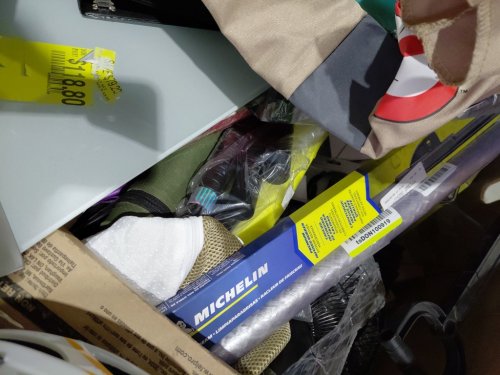 assorted MIXED item MYSTERY PALLET - VARIOUS PRODUCTS - aprox 300+ - (pallet #35) image 10
